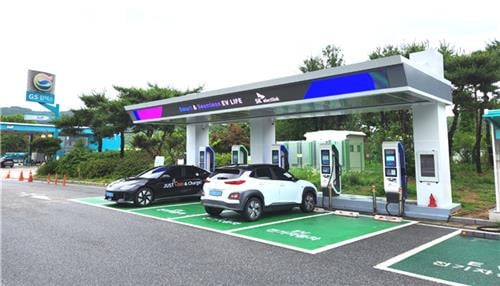 고속도로-휴게소-전기차-충전소-썸네일